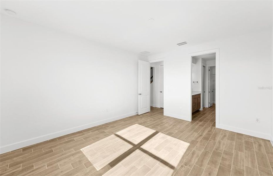 Spacious, unfurnished interior of a new home in SeaFlower, Bradenton (Image 32).