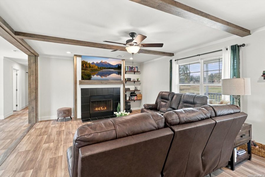 Furnished interior view inside a new home in , La Vernia (Image 5).