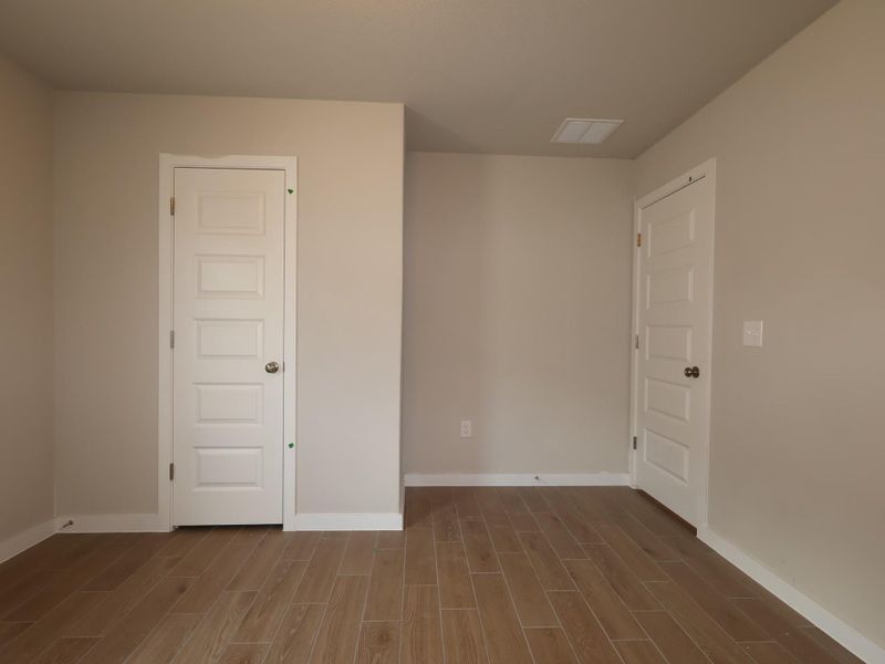 Spacious, unfurnished interior of a new home in Willow Springs, Buda (Image 9). Spacious, unfurnished interior of a new home in Willow Springs, Buda (Image 9).