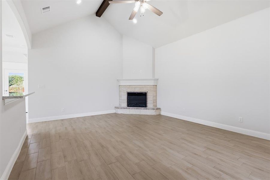 Spacious, unfurnished interior of a new home in , Springtown (Image 20).
