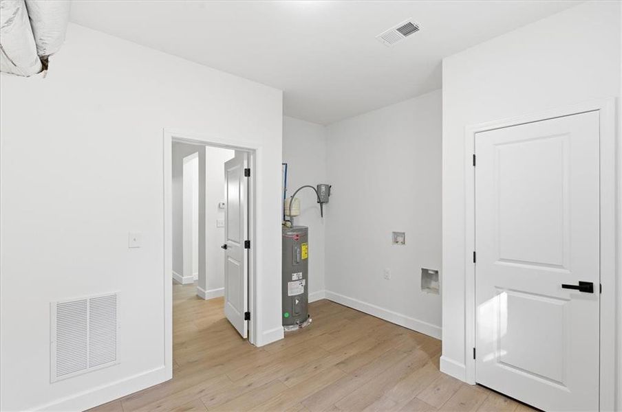 Spacious, unfurnished interior of a new home in , Atlanta (Image 22).