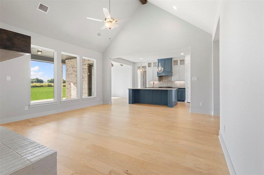 Spacious, unfurnished interior of a new home in Levante - 1 Acre Lots, Waxahachie (Image 18). Spacious, unfurnished interior of a new home in Levante - 1 Acre Lots, Waxahachie (Image 18).