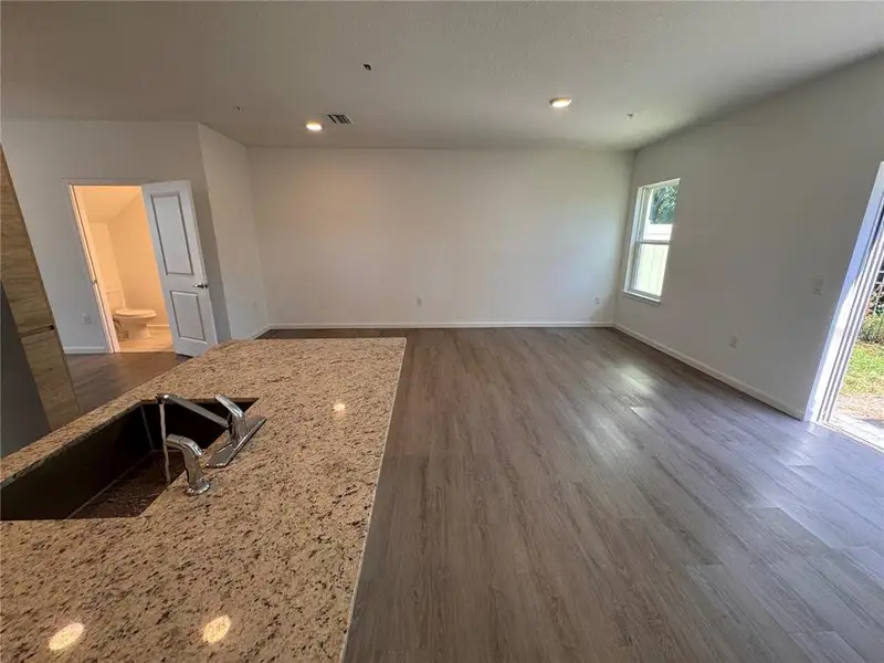 Spacious, unfurnished interior of a new home in , Orlando (Image 7).