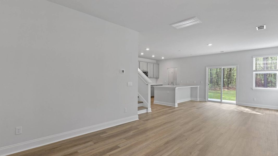 Representative unfurnished interior of a home built from the DRAYTON by D.R. Horton in Rivers Reach, Yemassee (Image 18).