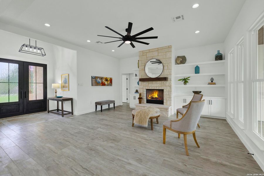 Furnished interior view inside a new home in , Seguin (Image 19).