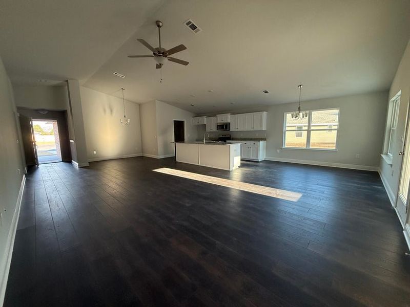 Spacious, unfurnished interior of a new home in Ashton View, Crestview (Image 7).