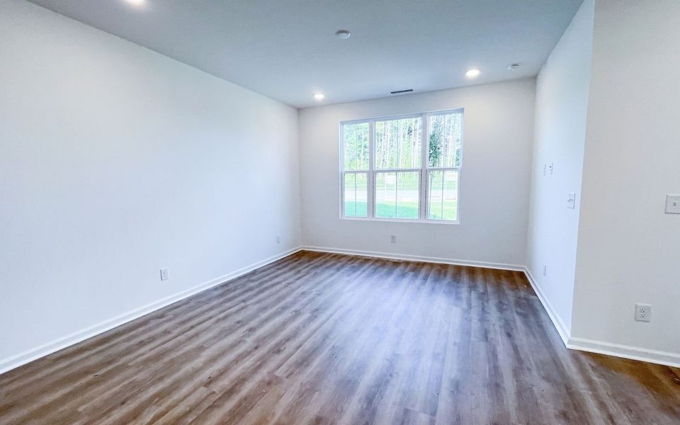 Spacious, unfurnished interior of a new home in Wendell Falls, Wendell (Image 13).