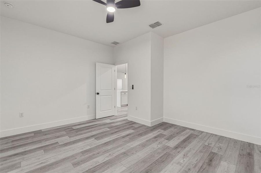 Spacious, unfurnished interior of a new home in , North Port (Image 35).