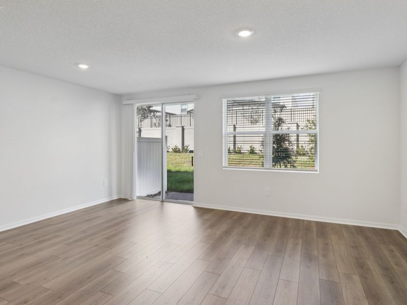 Spacious, unfurnished interior of a new home in Cagan Crossings West, Clermont (Image 8).