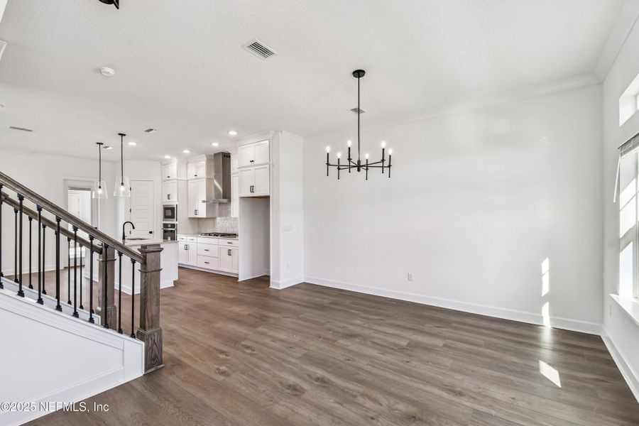 Spacious, unfurnished interior of a new home in , Jacksonville (Image 18).