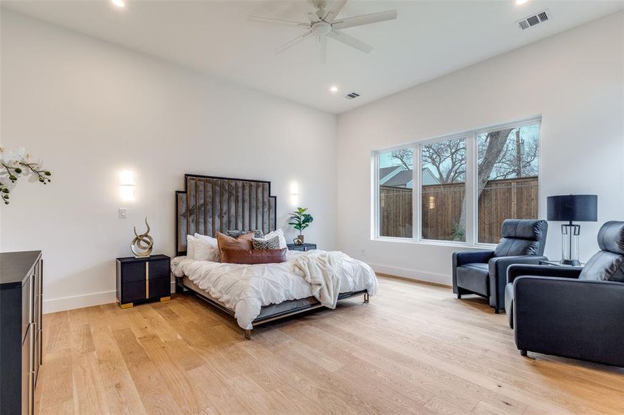 Furnished interior view inside a new home in , Dallas (Image 22). Furnished interior view inside a new home in , Dallas (Image 22).