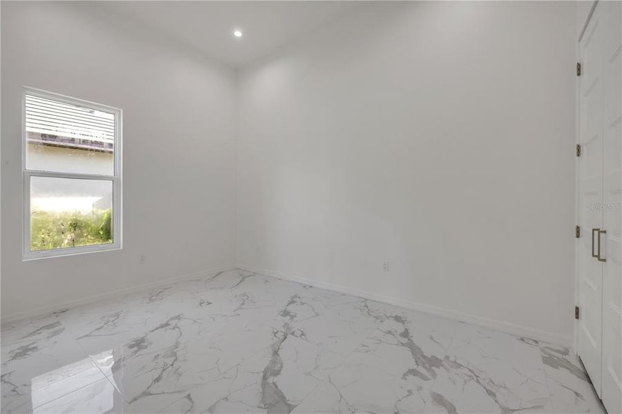 Spacious, unfurnished interior of a new home in , Palm Coast (Image 27).