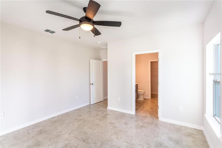 Spacious, unfurnished interior of a new home in , Punta Gorda (Image 17).