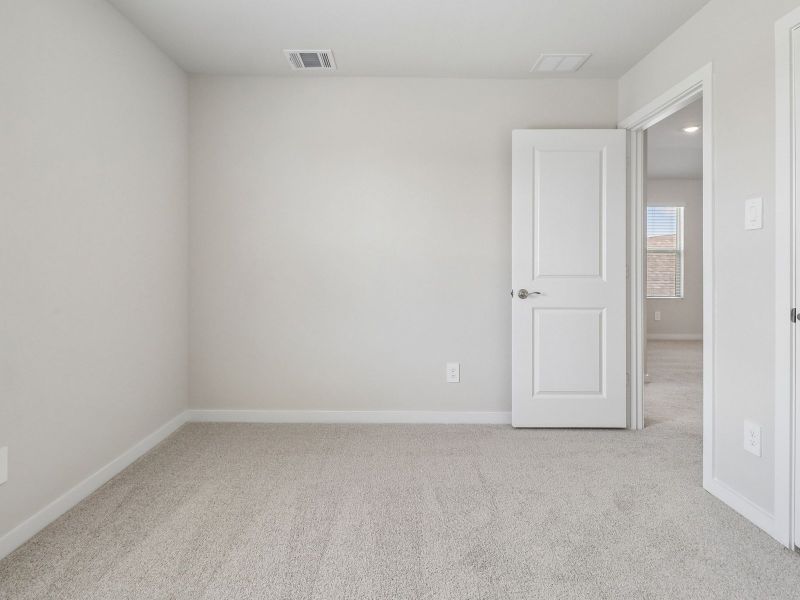 Spacious, unfurnished interior of a new home in Cibolo Hills West - Spring Series, Fort Worth (Image 27).
