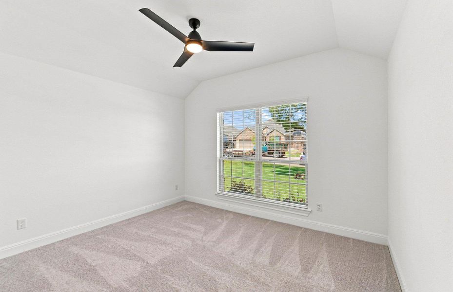 Spacious, unfurnished interior of a new home in Crescent Bluff, Georgetown (Image 24).