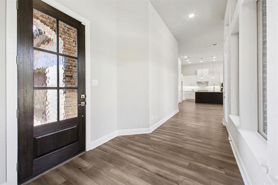 Spacious, unfurnished interior of a new home in Elements at Viridian - Garden Series, Arlington (Image 27). Spacious, unfurnished interior of a new home in Elements at Viridian - Garden Series, Arlington (Image 27).