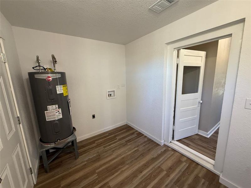 Spacious, unfurnished interior of a new home in , Coleman (Image 7).