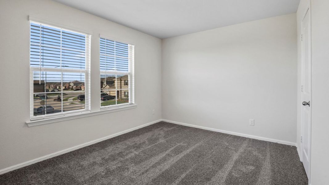 Representative unfurnished interior of a home built from the Ozark by D.R. Horton in Saratoga, Granbury (Image 30).