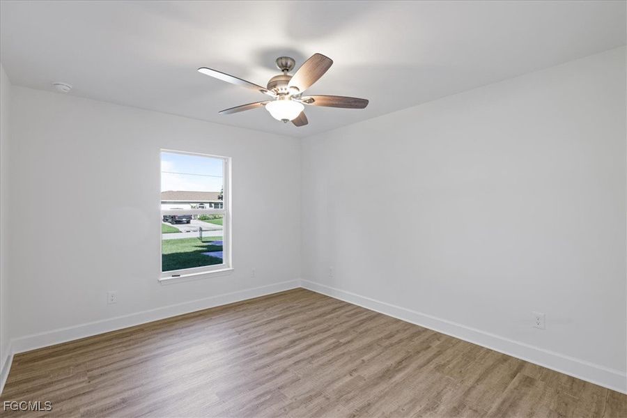 Spacious, unfurnished interior of a new home in Cape Coral, Cape Coral (Image 24).