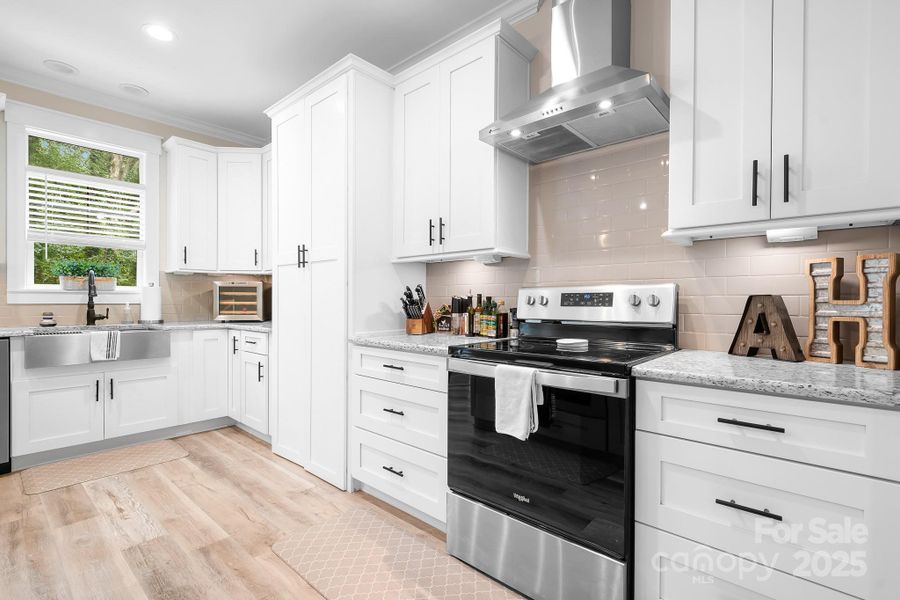 Furnished interior view inside a new home in , Statesville (Image 16).