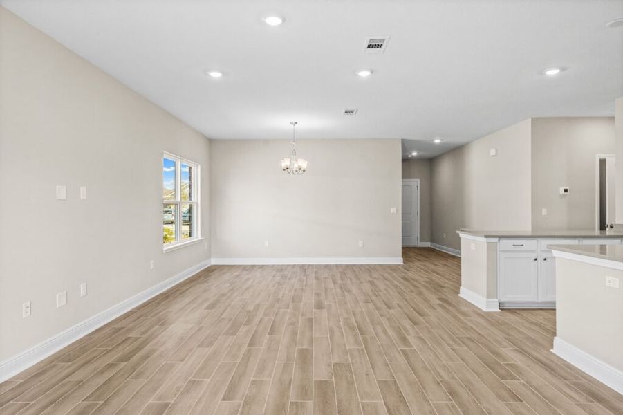 Spacious, unfurnished interior of a new home in Natureview, Freeport (Image 17).