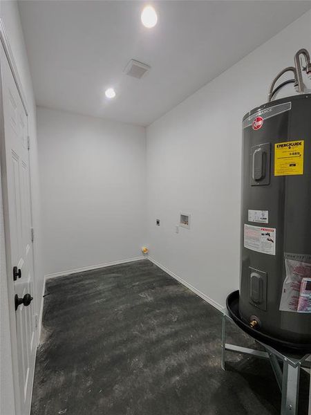 Spacious, unfurnished interior of a new home in , Kennedale (Image 20).