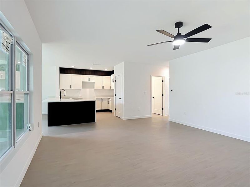 Spacious, unfurnished interior of a new home in , St. Cloud (Image 28).