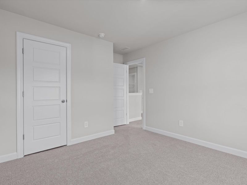 Spacious, unfurnished interior of a new home in Wexford Park, Fountain Inn (Image 16).