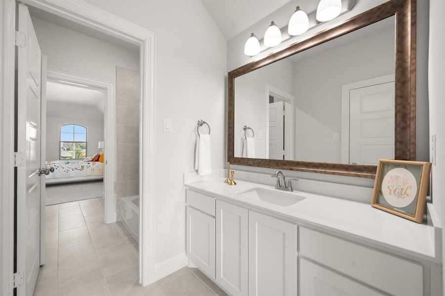 24_5638 Rutherford- Bathroom-2