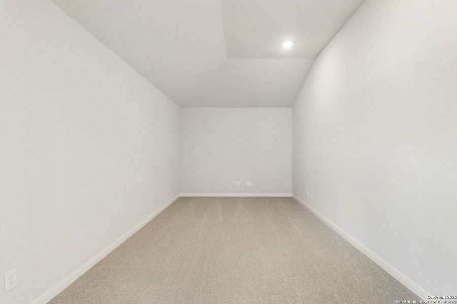 Spacious, unfurnished interior of a new home in Fox Falls, Boerne (Image 34). Spacious, unfurnished interior of a new home in Fox Falls, Boerne (Image 34).