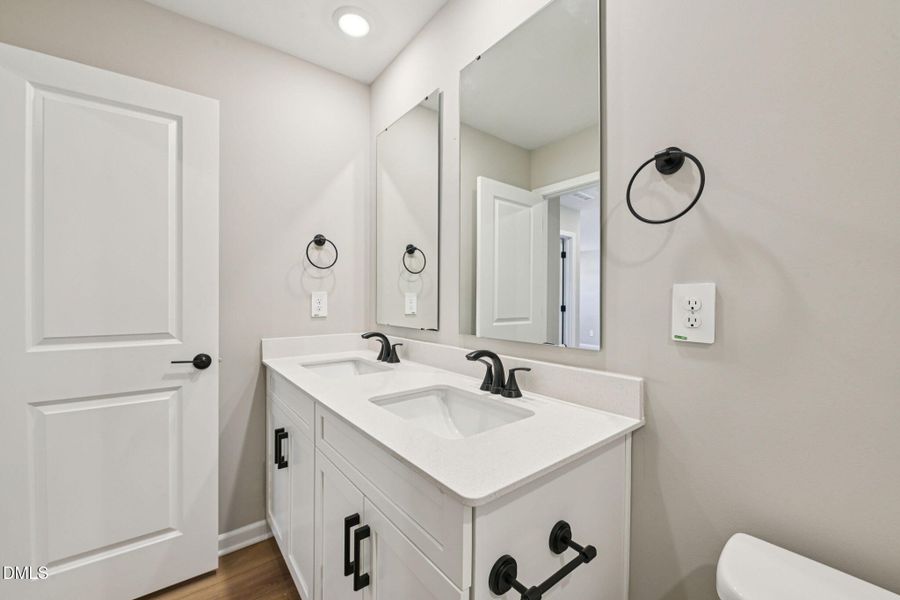 34 - Secondary Bath