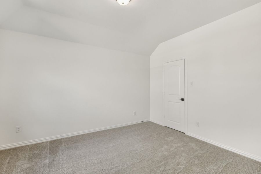 Spacious, unfurnished interior of a new home in Walden Pond, Forney (Image 32).