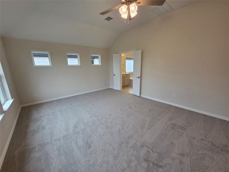 Spacious, unfurnished interior of a new home in Aldeana, Bonney (Image 31).