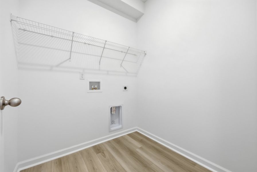 Representative unfurnished interior of a home built from the Habersham II by Great Southern Homes in Edgefield, Loris (Image 26).