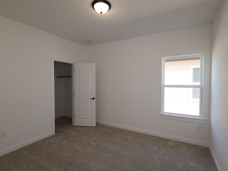 Spacious, unfurnished interior of a new home in Edgewood, Leander (Image 13).