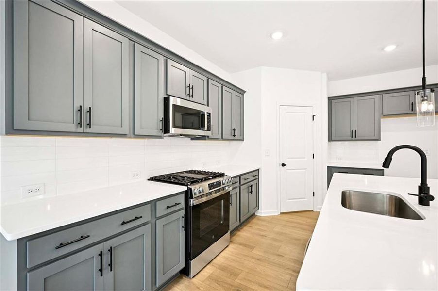 Furnished interior view inside a new home in Creekside, Dawsonville (Image 7). Furnished interior view inside a new home in Creekside, Dawsonville (Image 7).