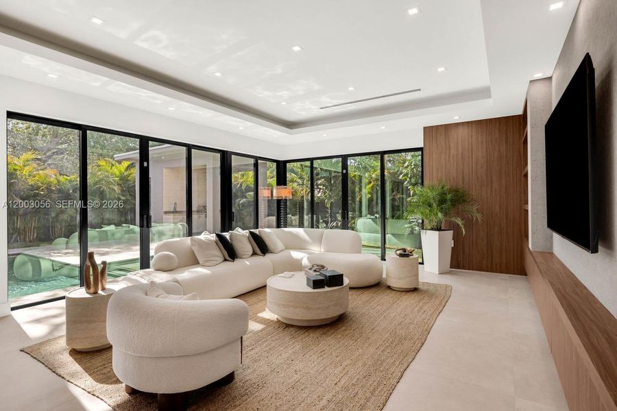 Community amenities in , Biscayne Park (Image 45).