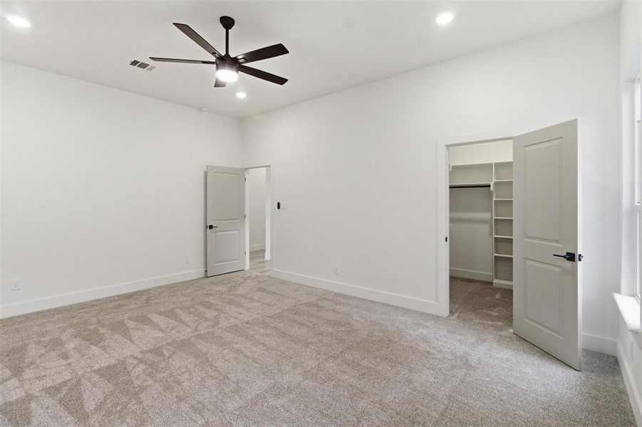 Spacious, unfurnished interior of a new home in , River Oaks (Image 30).