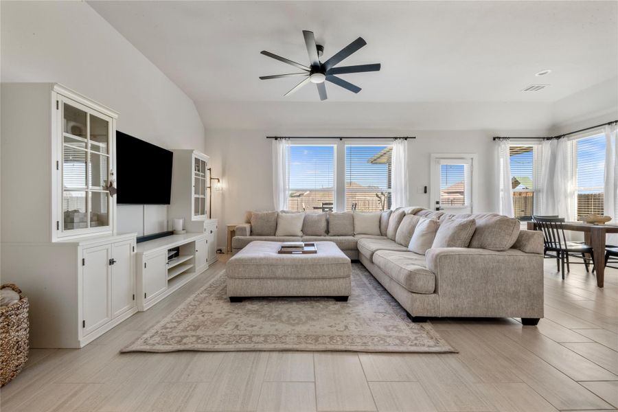 Furnished interior view inside a new home in , Mont Belvieu (Image 9). Furnished interior view inside a new home in , Mont Belvieu (Image 9).