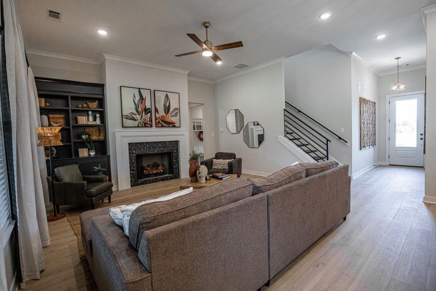 Representative furnished interior of a home built from the Willow by Grant & Co in Manor at Hall Creek, Arlington (Image 114).