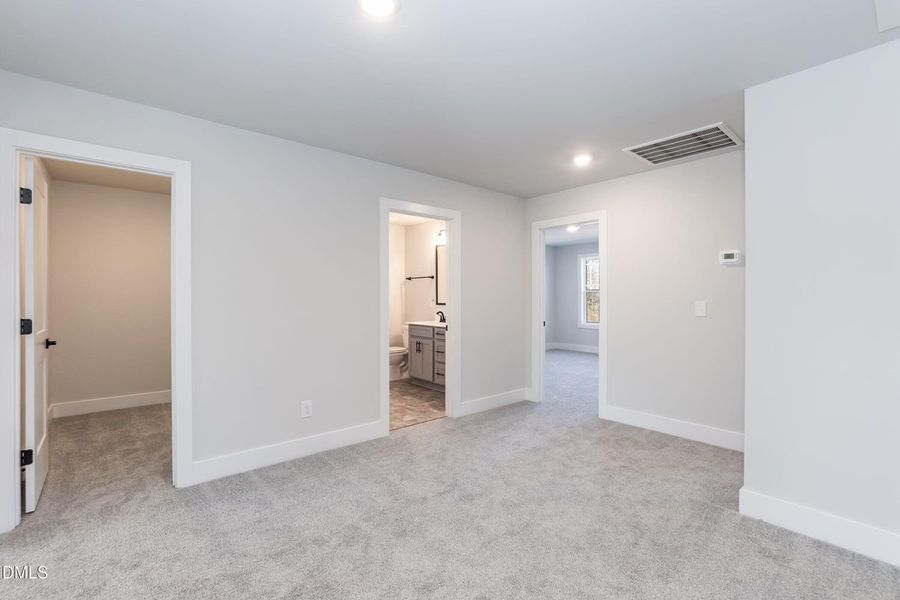 Spacious, unfurnished interior of a new home in Charlotte's Ridge, Middlesex (Image 29).