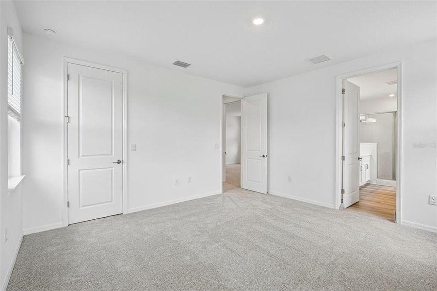 Spacious, unfurnished interior of a new home in Tiburon, Nokomis (Image 35). Spacious, unfurnished interior of a new home in Tiburon, Nokomis (Image 35).