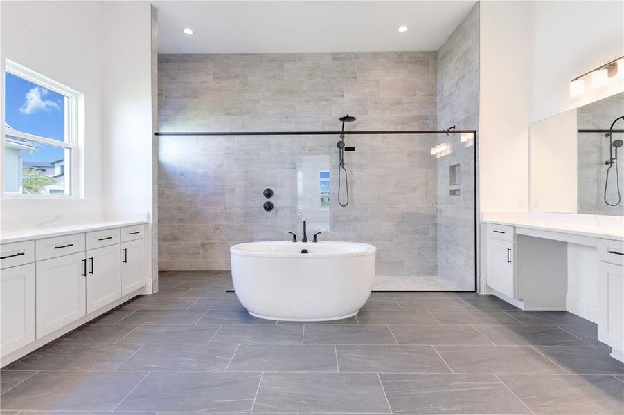 Furnished interior view inside a new home in , Orlando (Image 6).