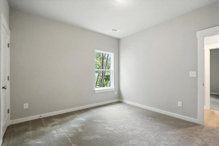 Spacious, unfurnished interior of a new home in , Jefferson (Image 40).