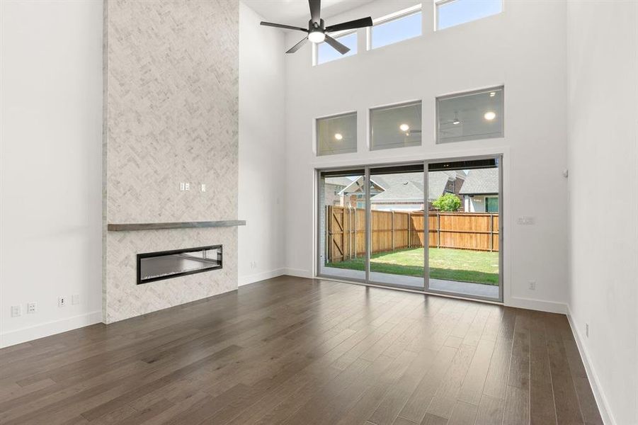 Spacious, unfurnished interior of a new home in Trails at Cottonwood Creek, Rowlett (Image 15).