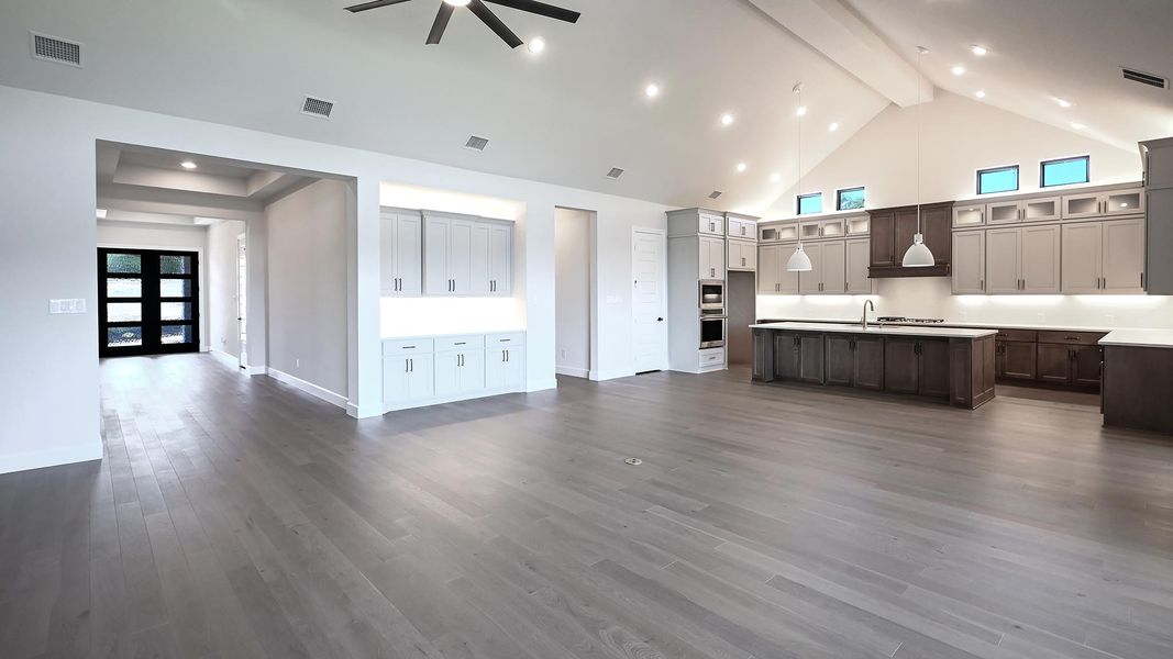 Spacious, unfurnished interior of a new home in The Preserve At Elm Creek 1 Acre, New Braunfels (Image 18).