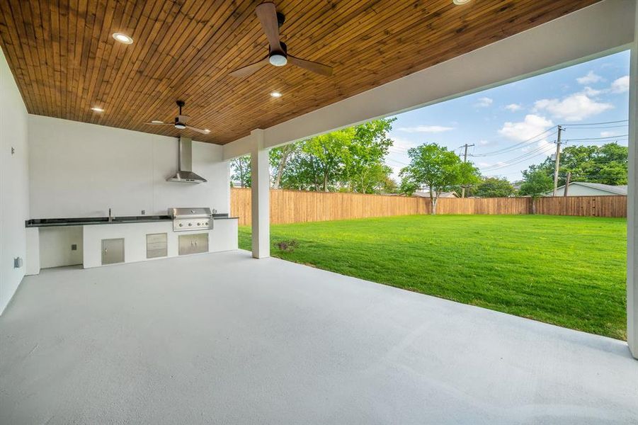 Exterior details and patio area of a home in , Dallas (Image 25).