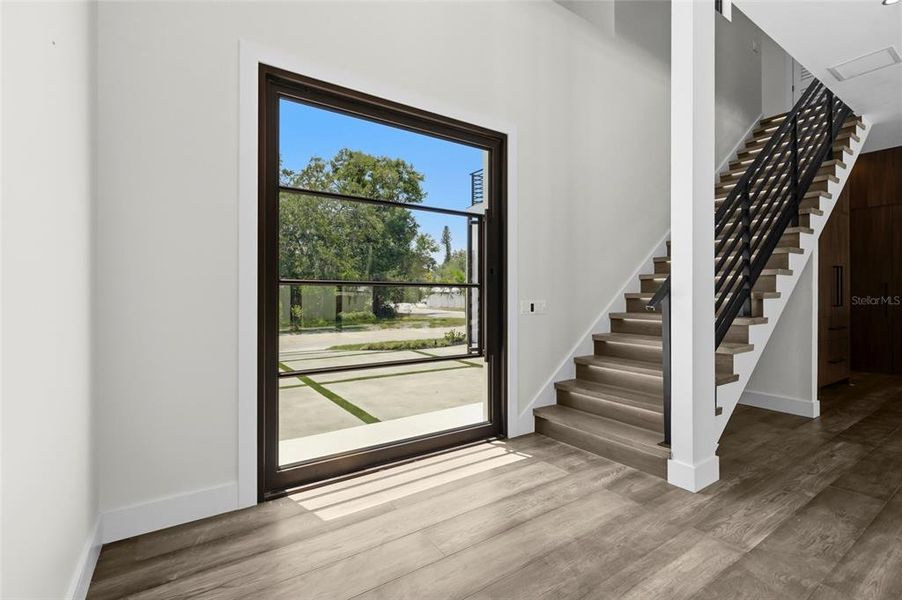 Spacious, unfurnished interior of a new home in , Sarasota (Image 65).