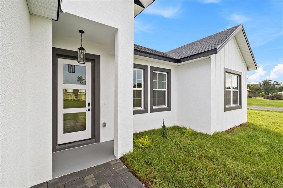 Exterior details and patio area of a home in , Ocala (Image 3).