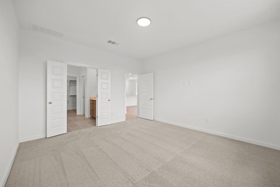 Spacious, unfurnished interior of a new home in Prairie Winds, Hutto (Image 22).